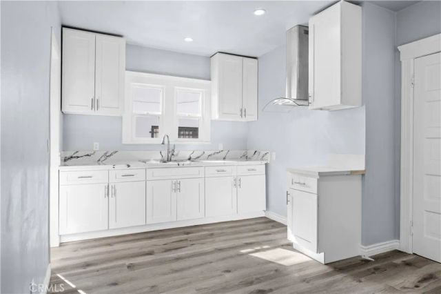 136 W 43rd Place, Los Angeles, CA 90037