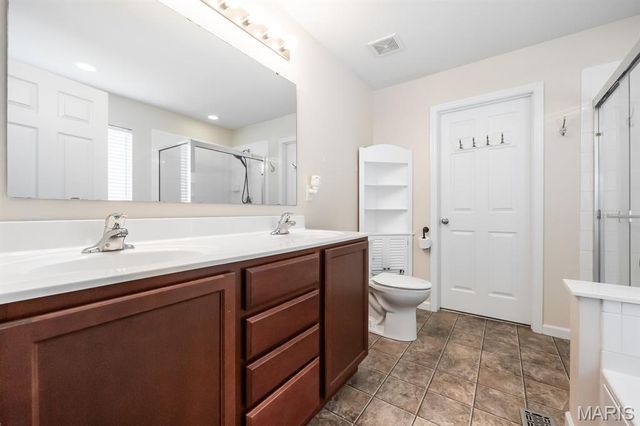 205 Greenleaf Circle, Belleville, IL 62221