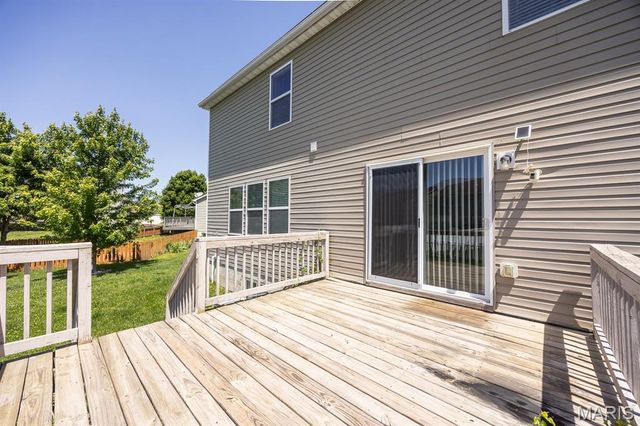 205 Greenleaf Circle, Belleville, IL 62221
