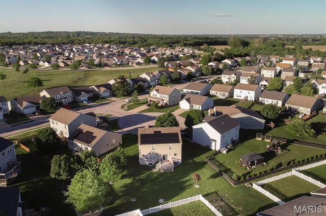 205 Greenleaf Circle, Belleville, IL 62221