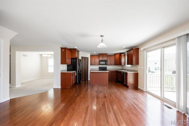205 Greenleaf Circle, Belleville, IL 62221