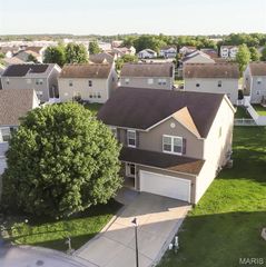 205 Greenleaf Circle, Belleville, IL 62221