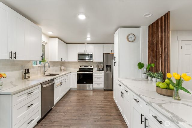 7328 Heinz Place, Lynnwood, WA 98036