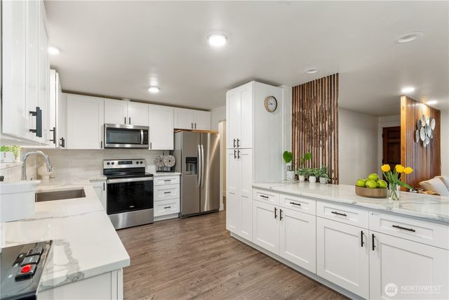 7328 Heinz Place, Lynnwood, WA 98036