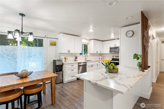 7328 Heinz Place, Lynnwood, WA 98036