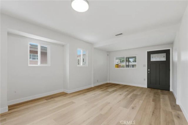 5340 6th, Los Angeles, CA 90043