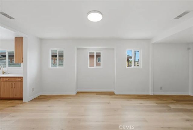 5340 6th, Los Angeles, CA 90043