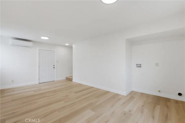 5340 6th, Los Angeles, CA 90043