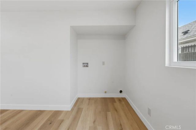 5340 6th, Los Angeles, CA 90043