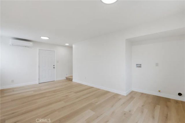 5340 6th, Los Angeles, CA 90043