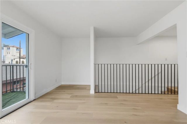 5340 6th, Los Angeles, CA 90043
