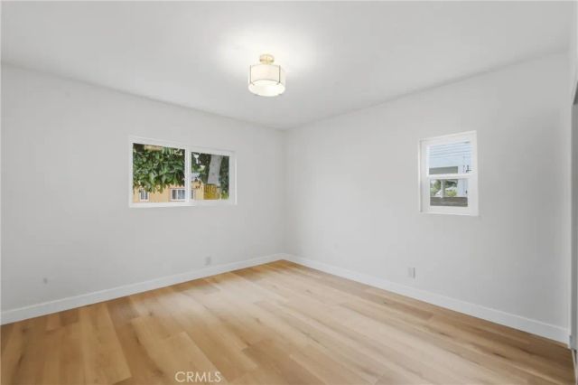 5340 6th, Los Angeles, CA 90043