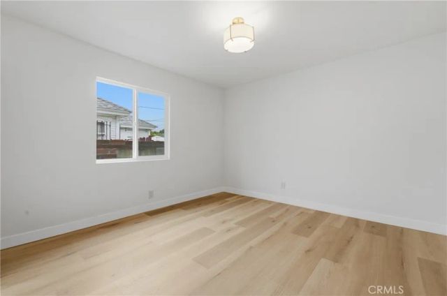 5340 6th, Los Angeles, CA 90043