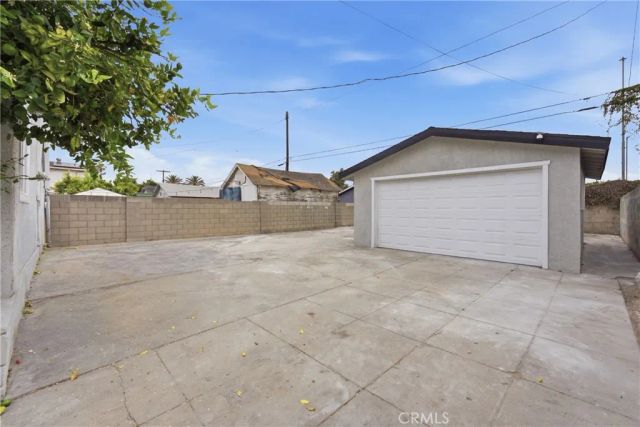 5340 6th, Los Angeles, CA 90043