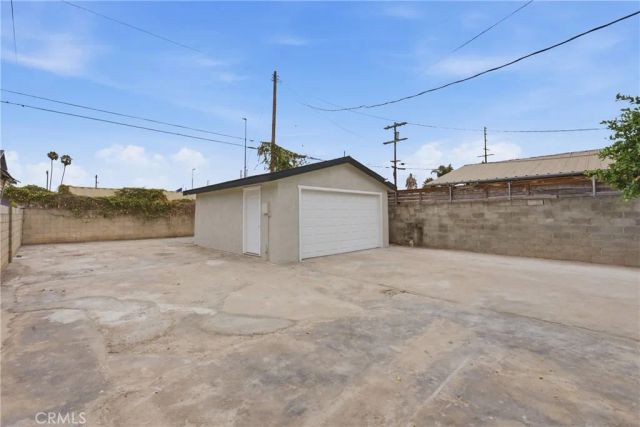 5340 6th, Los Angeles, CA 90043