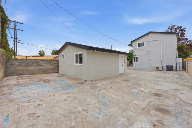5340 6th, Los Angeles, CA 90043