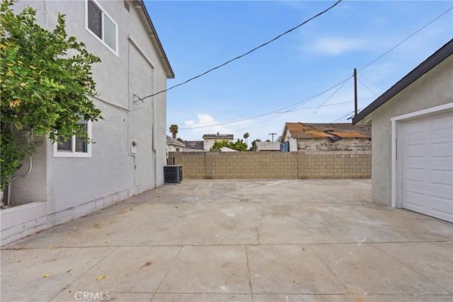 5340 6th, Los Angeles, CA 90043