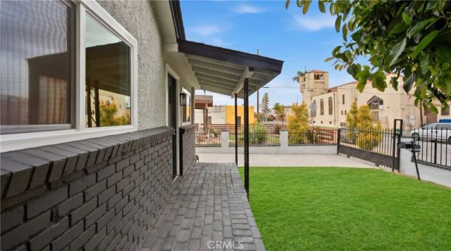 5340 6th, Los Angeles, CA 90043