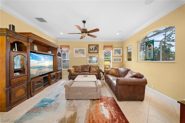 8427 Gleneagle WAY, Naples, FL 34120