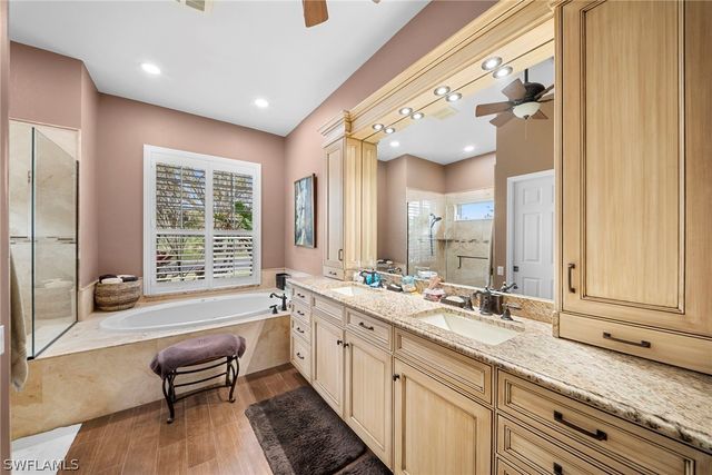 8427 Gleneagle WAY, Naples, FL 34120