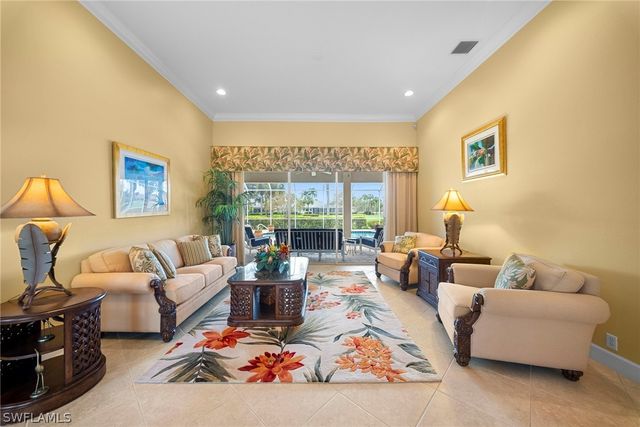 8427 Gleneagle WAY, Naples, FL 34120