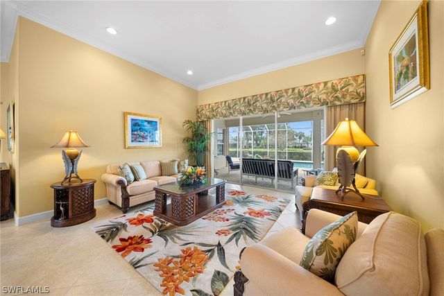 8427 Gleneagle WAY, Naples, FL 34120