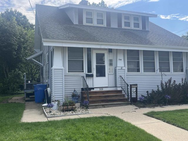 709 S 10th Street, Watertown, WI 53094