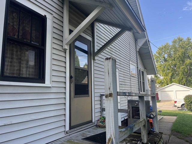 709 S 10th Street, Watertown, WI 53094