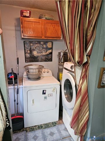 11455 Railroad Ln, Ruther Glen, VA 22546