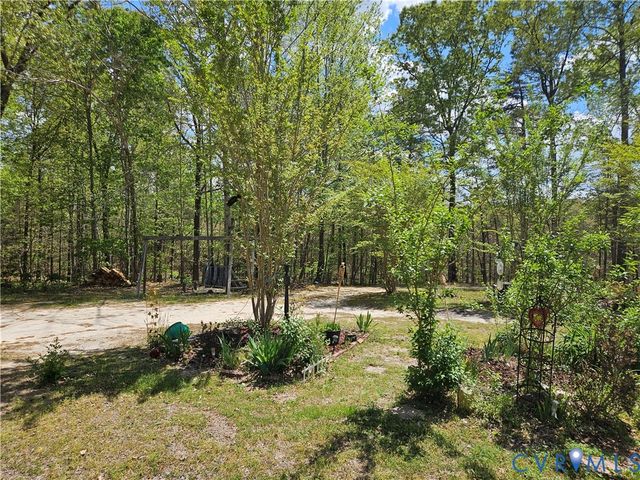 11455 Railroad Ln, Ruther Glen, VA 22546