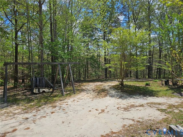11455 Railroad Ln, Ruther Glen, VA 22546