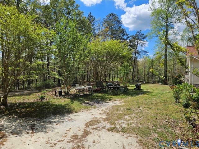 11455 Railroad Ln, Ruther Glen, VA 22546