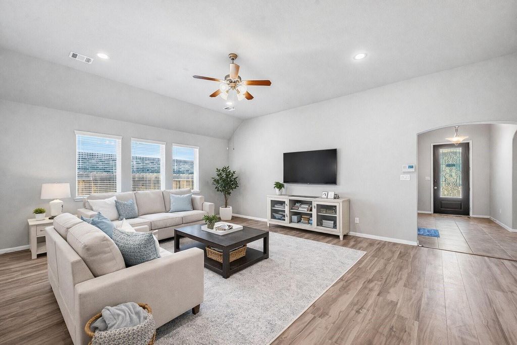 Image 11 of property listing at 20427 Alpine Meadow Place, Richmond, TX 77407