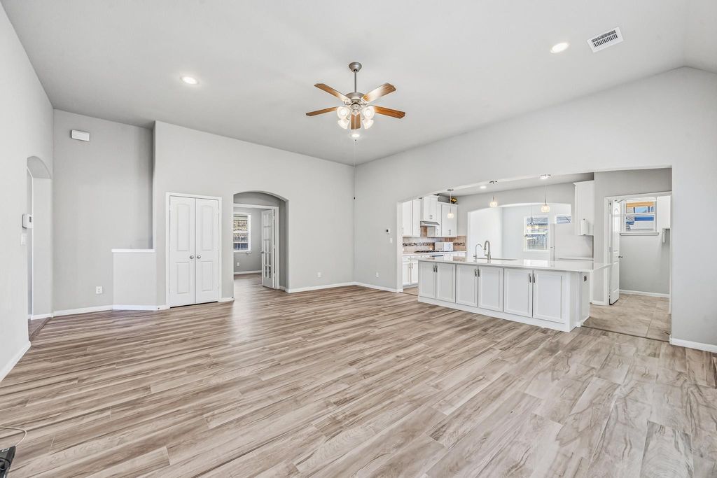 Image 13 of property listing at 20427 Alpine Meadow Place, Richmond, TX 77407