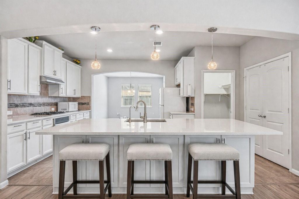 Image 14 of property listing at 20427 Alpine Meadow Place, Richmond, TX 77407