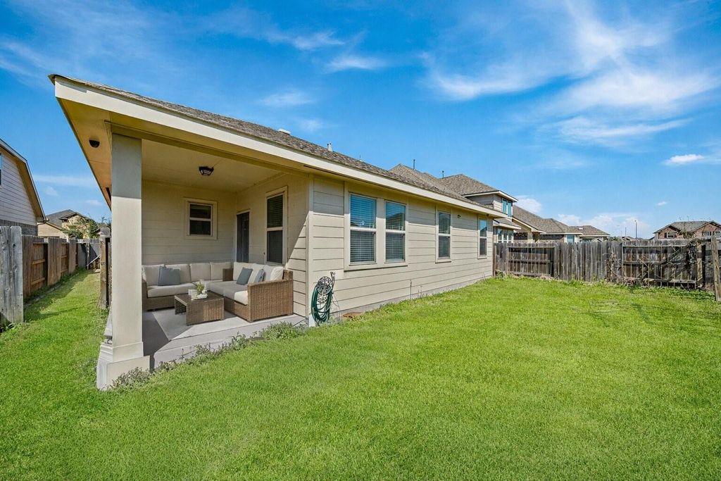 Image 26 of property listing at 20427 Alpine Meadow Place, Richmond, TX 77407