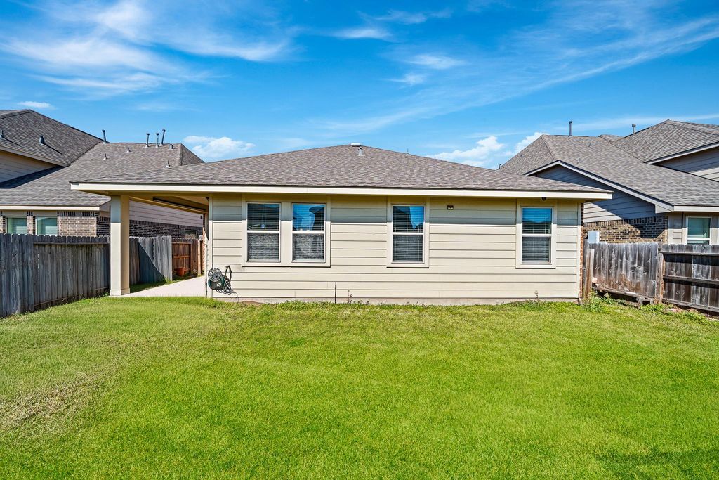 Image 27 of property listing at 20427 Alpine Meadow Place, Richmond, TX 77407