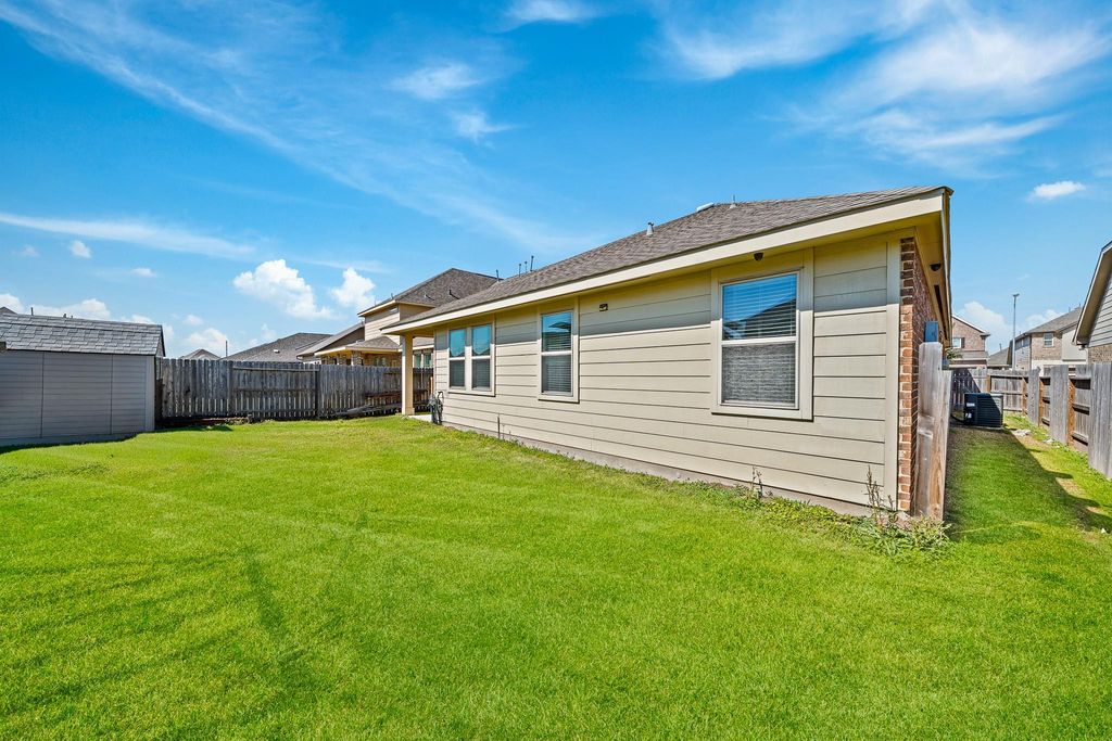 Image 28 of property listing at 20427 Alpine Meadow Place, Richmond, TX 77407