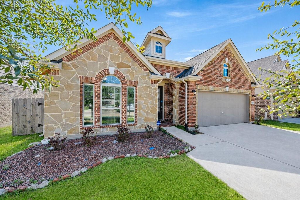 Image 4 of property listing at 20427 Alpine Meadow Place, Richmond, TX 77407