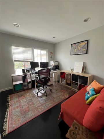 19030 Community, Los Angeles, CA 91324