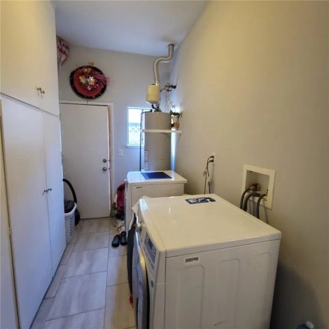 19030 Community, Los Angeles, CA 91324