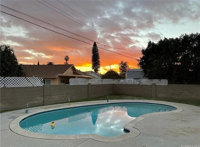 19030 Community, Los Angeles, CA 91324
