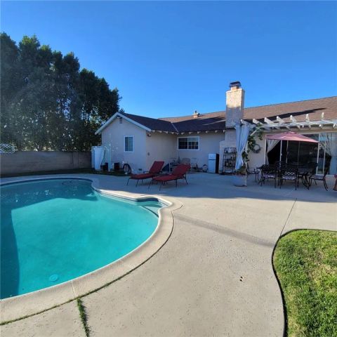 19030 Community, Los Angeles, CA 91324