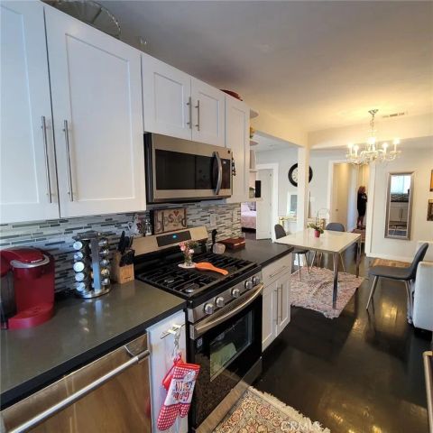 19030 Community, Los Angeles, CA 91324