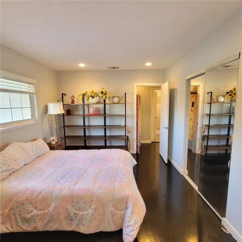 19030 Community, Los Angeles, CA 91324