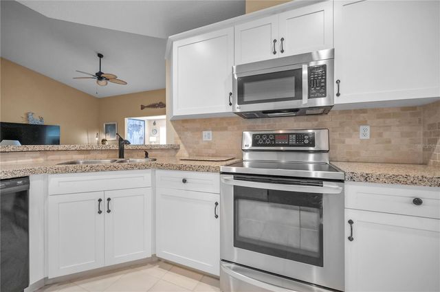 824 MANCHESTER WOODS DRIVE 48, Sun City Center, FL 33573