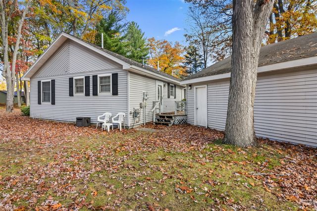 396 Davenport Lane, Cadillac, MI 49601