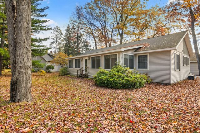 396 Davenport Lane, Cadillac, MI 49601