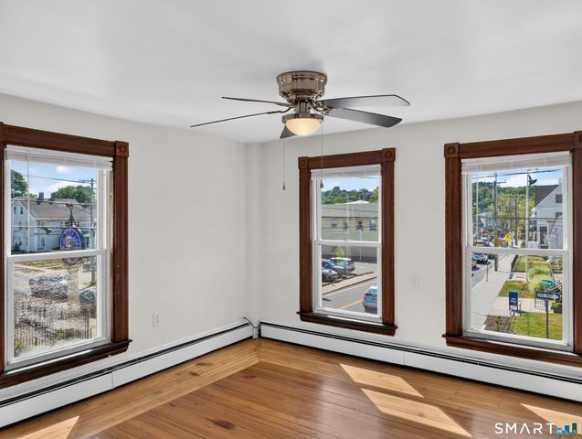 29 Willow Street, Stonington, CT 06378