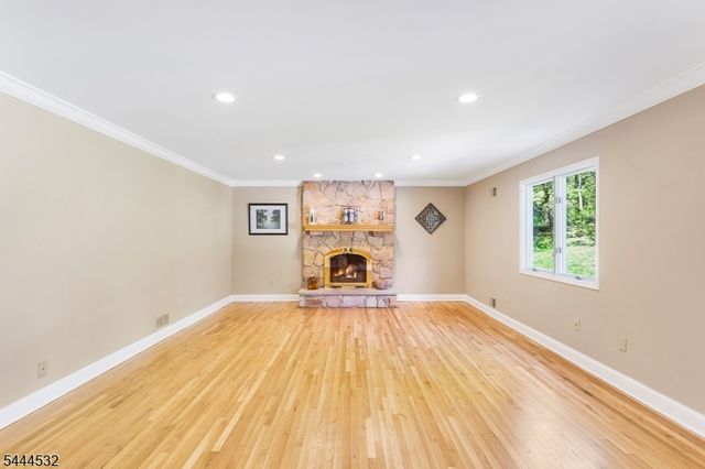 1 Winters Drive, Lebanon Twp., NJ 08826